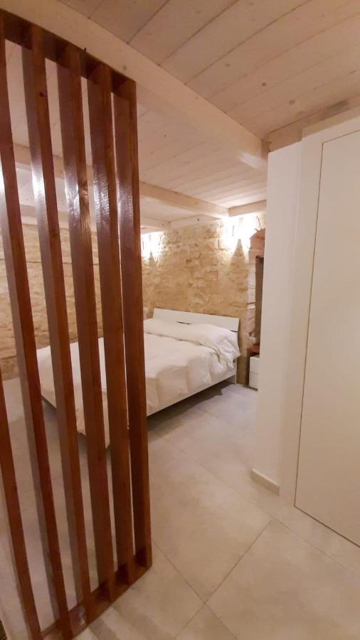 B&B Il Castello Suite Джовинаццо Экстерьер фото