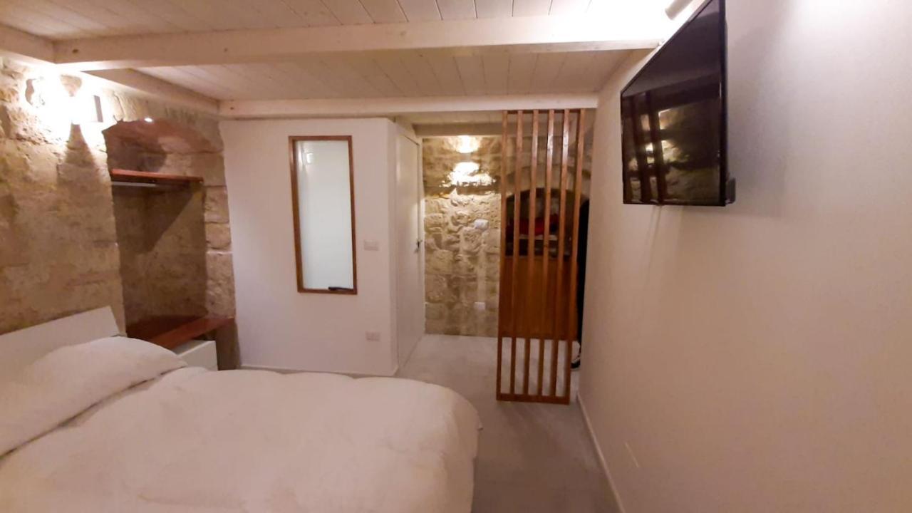 B&B Il Castello Suite Джовинаццо Экстерьер фото